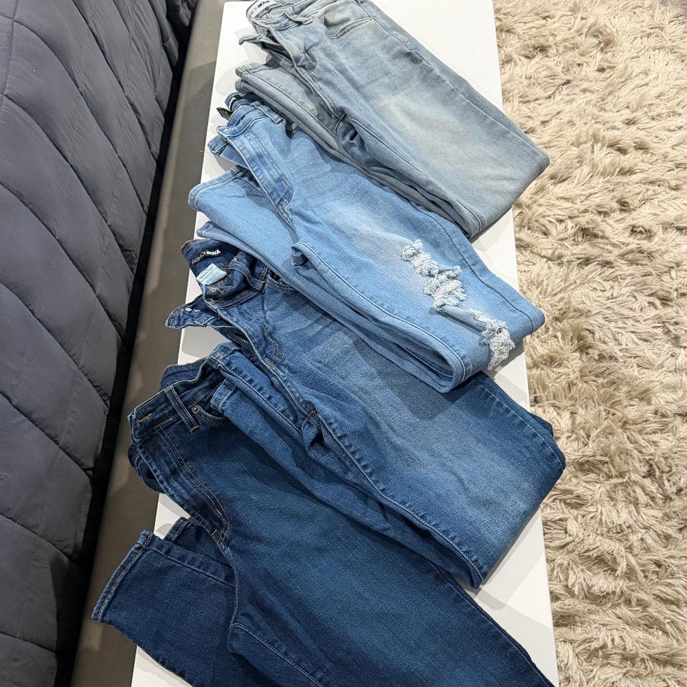 Fashion Nova Jeans Bundle Size 7 | Skinny & Distressed | 4-Piece Set